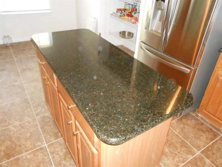 Green-Yellow-Gold-Ubatuba-Granite-Kitchentops-Countertops-for-Bathroom-Vanity-Tops.webp (4)(001)